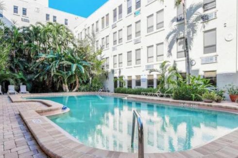 Palm Beach Apartment | TROPICAL Palm Beach NEW SUITE 3 Beds 2 BEDRS &2BATHROOMS ENSUITE BEACH 5 MINOutdoorPOOL Garden