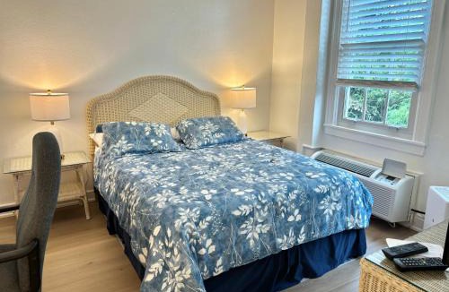 Palm Beach Apartment | TROPICAL Palm Beach NEW SUITE 3 Beds 2 BEDRS &2BATHROOMS ENSUITE BEACH 5 MINOutdoorPOOL Garden