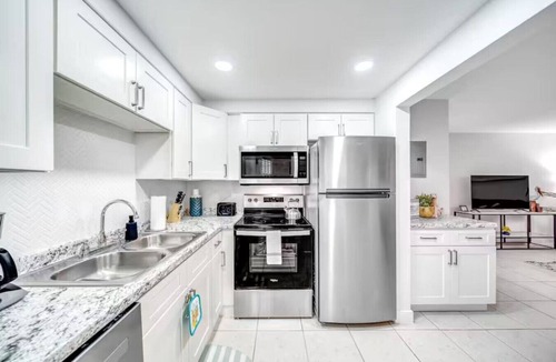 Coral Ridge Apartment | Tropical Paradise + POOL & PATIO