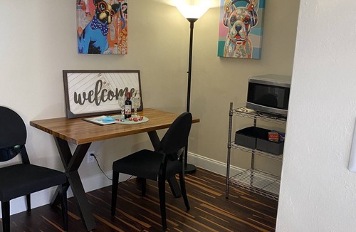 Parker Ridge Apartment | Tropical Retreat - Newly renovated Palm Beach Gem