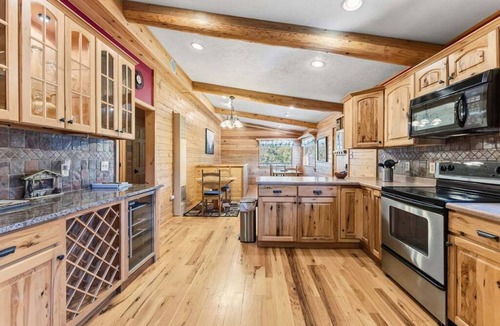 Grand Lake Cabin | True Grand Lake cabin getaway 3 bedroom, private hot tub, close to town