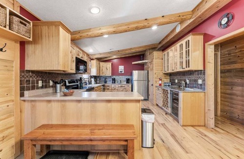 Grand Lake Cabin | True Grand Lake cabin getaway 3 bedroom, private hot tub, close to town