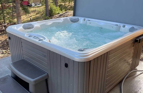 Deadwood Cabin | Twin Springs Cabin-Private Hot Tub!