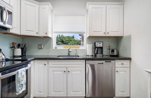 Delray Beach Condo | Two Bedroom Boutique Condo 2 Blocks from the Beach and Atlantic Avenue