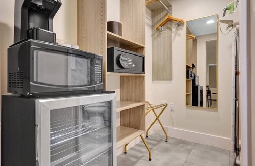 Galt Mile Hotel | Two Bedroom in The Garden Hotel | 8-Min Walk to Lauderdale-by-the-Sea Beach