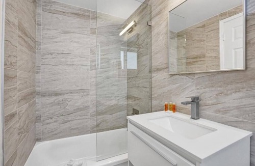 Galt Mile Hotel | Two Bedroom in The Garden Hotel | 8-Min Walk to Lauderdale-by-the-Sea Beach