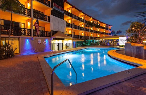 Galt Mile Hotel | Two Bedroom in The Garden Hotel | 8-Min Walk to Lauderdale-by-the-Sea Beach