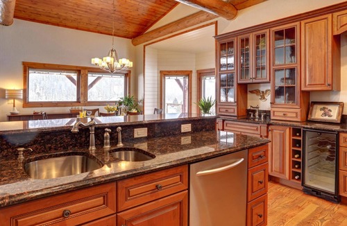 Nemo Villa | Two fireplaces! Nemo Winter Lodge Sleeps 16, comfortably. Perfect winter vacay!