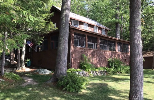 Melvin Village House | TWO WEEKS IN JULY REMAIN - Classic Lake House on Winni