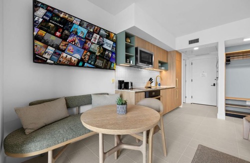 Downtown Miami Apartment | Ultimate Elegance Studio with Panoramic City Views