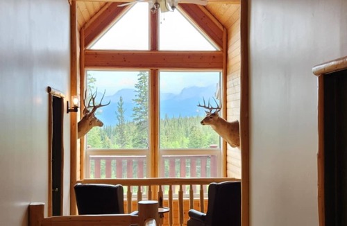 Brule Ski Chalet | Ultimate Group Getaway - Cozy Mountain Chalet