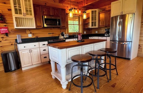 Jefferson Cabin | Ultimate Luxury Lodge in NH: Ski-Hottub-Pool Tbl-Yoga-Hike