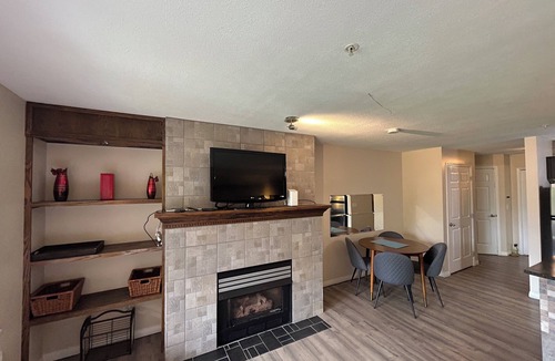 Quail Ridge Apartment | Ultimate Relaxation Awaits! Amazing Golf Course Views - 205A