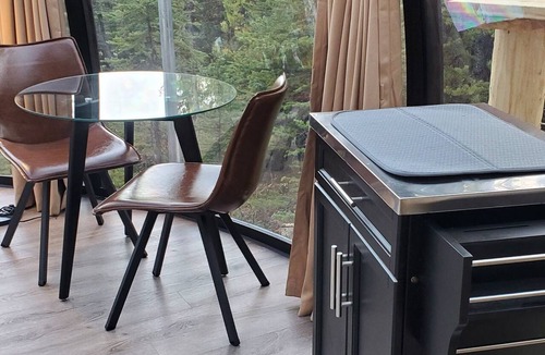 Rock Lake Ski Chalet | Ultra Private, Off-Grid Glamping Escape in the Wild. Secluded with Vista Views