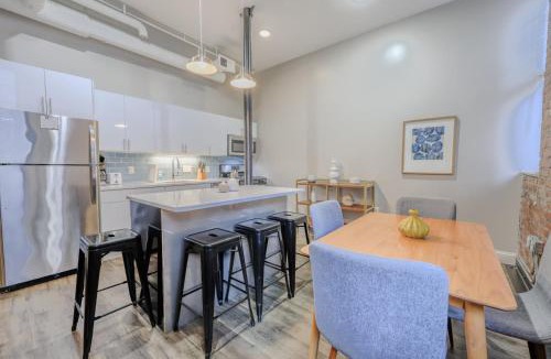 Downtown Boston Apartment | Unbeatable Location 4 bed Loft Parking Optional