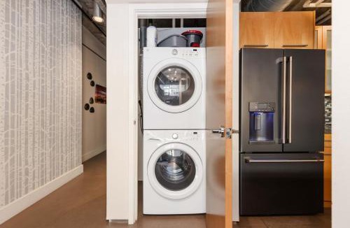 LoDo Apartment | Union Station downtown and gameday retreat!