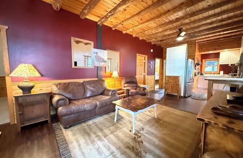 Eagle River Cabin | Unique 7br 3ba Cabin, Catfish Lake Eagle River Chain, sleeps 14! lakeside decks
