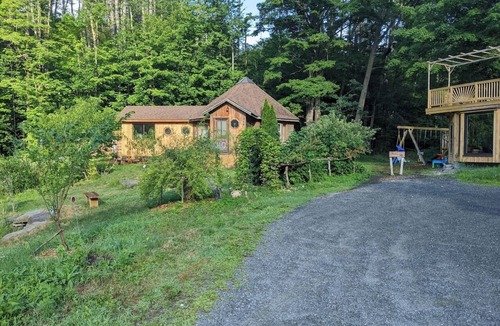 West Brattleboro Apartment | Unique and charming guesthouse in Brattleboro, Vermont