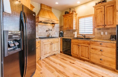 Wolf Creek House | Unique Moose Hollow 5 bed/5 bath town home with flexible rental options!