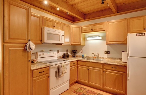 Thornton House | Unique Thornton Townhome: Swim, Ski, & Hike!