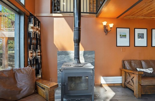 Keystone Cabin | Unmatched views of Mt. Rushmore and Black Elk Peak on 17 acres with hot tub