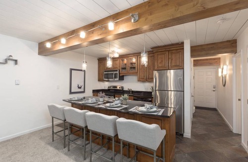 Aspen Apartment | Updated 2BR in the Heart of Aspen