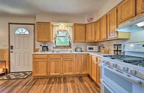 Bolton Landing House | Updated Bolton Home w/Fire Pit!