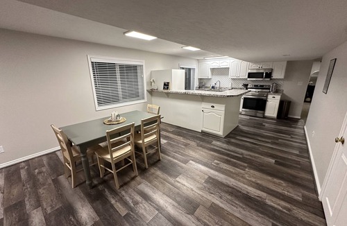 Sandy House | Updated, cozy private basement suite - 25 min to skiing