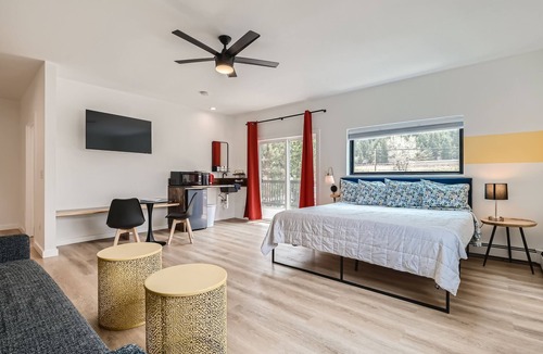 Idaho Springs Hotel | Uplift Inn