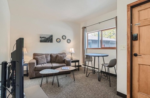 Idaho Springs Hotel | Uplift Inn