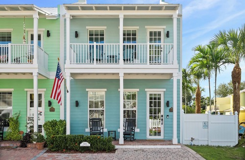 Stuart House | Upscale 3 Bedroom with Great Location