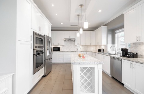 Kerrisdale House | Upscale Villa in quiet street with grand family living space and luxury bedrooms