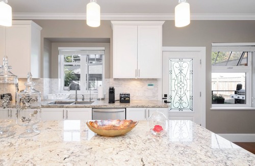 Kerrisdale House | Upscale Villa in quiet street with grand family living space and luxury bedrooms