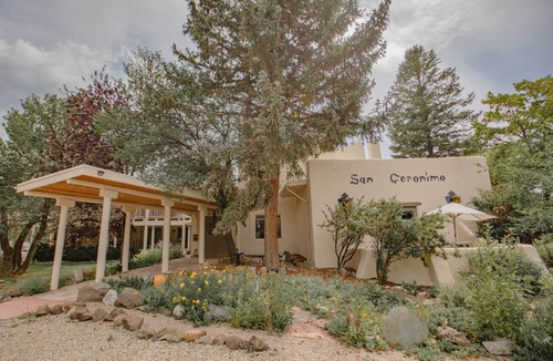 Taos Apartment | Upstairs King Room w/shared balcony - 5