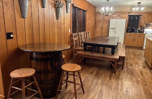 Hinckley House | Vacation Home with Hot Tub
