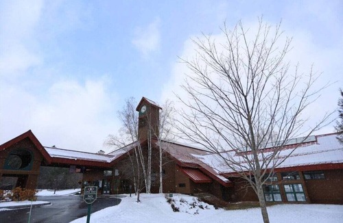 North Woodstock Condo | Vacation Rental near Loon Mountain and Cannon!