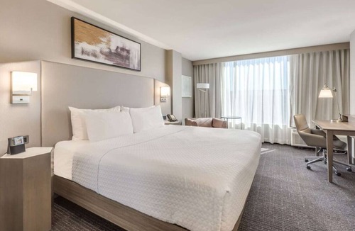 Downtown Denver Hotel | Vacation Starts Here! Near Larimer Square, Pet-Friendly