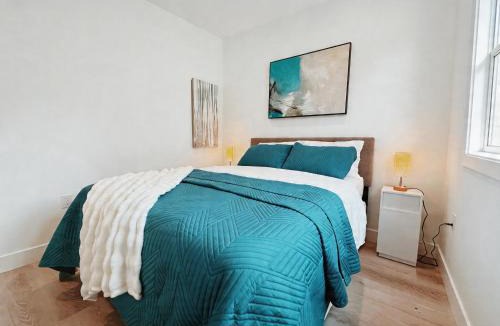 Fraserview House | Vancouver Katherine 2BD 2BA Laneway Home
