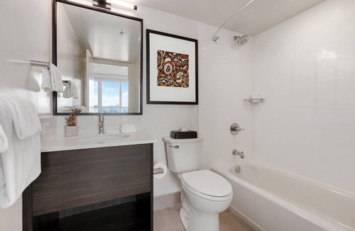 Downtown Vancouver Resort | Vancouver | Urban Retreat | Walkable + Central Location