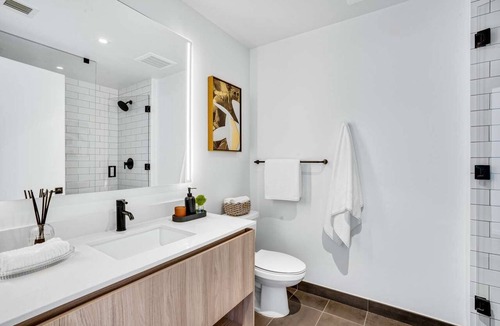 Downtown Miami Hotel | Vibrant Cityscape Suite - Two 3BR with Incredible Views