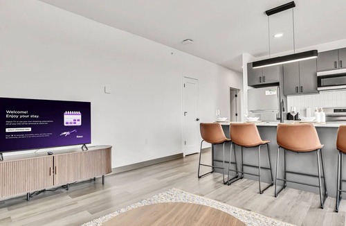 University Circle Apartment | Vibrant & Sunny 2BR | Cleveland Clinic