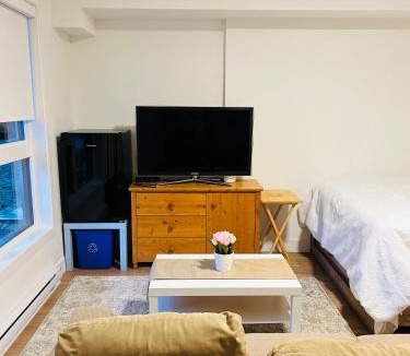 Victoria Bed & Breakfast | Victoria private studio suite