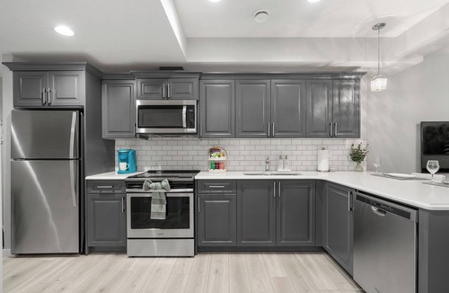 Southwest Calgary Apartment | Victorian Gem – Banff & Spruce Meadows Nearby!