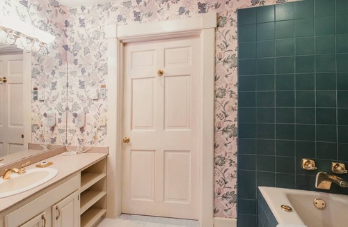 Bennington Bed & Breakfast | Victorian Mansion Jim-Dandy Suite