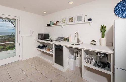 York Beach House | ViewPoint - 1BR Garden Suite 108