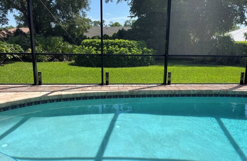 Kings Lake House | VILLA BELLY :-) heated pool. free WIFI, very private, Garage, BBQ, Kings Lake
