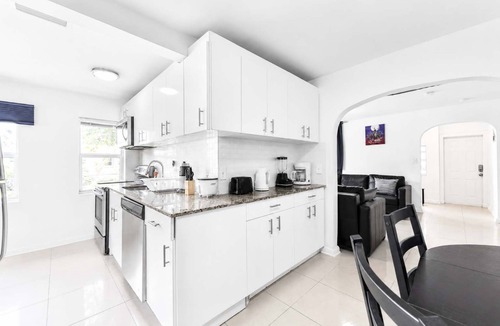 Parkside House | Villa Estudiantil STR-2000.