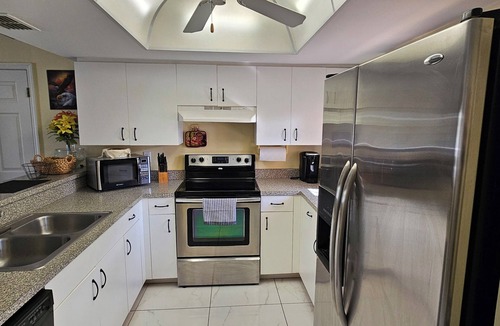 Joel Villa | Villa Hamilton-Beautiful Pool Home 🌴May 2025 renovated. March 2026 Special