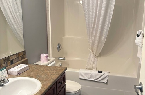 Westerose Hotel | Village Creek Country Inn