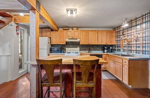 West End Cabin | Vintage Aspen Miner`s Cabin